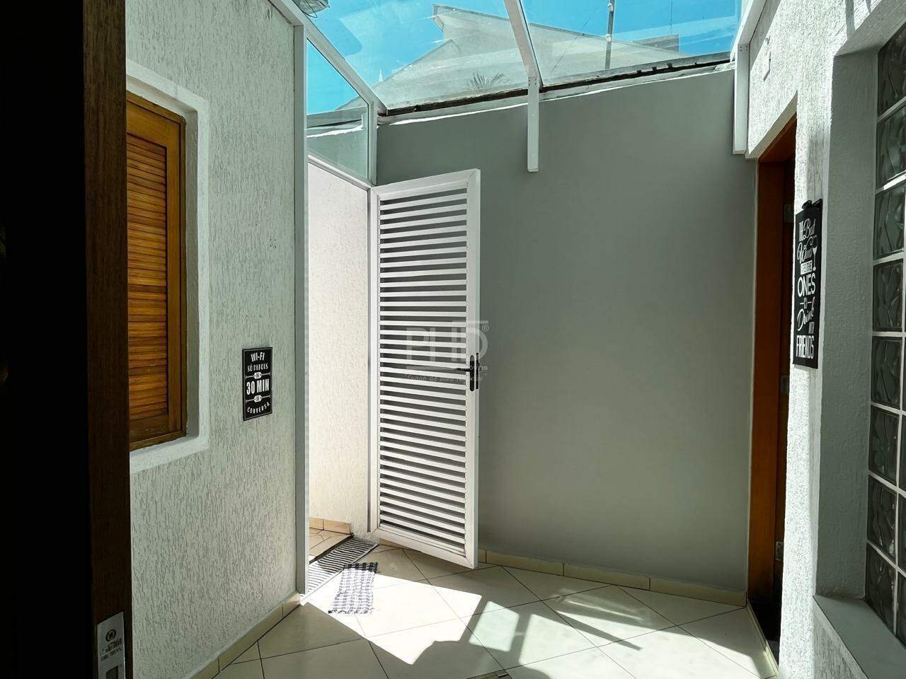 Casa para alugar com 3 quartos, 250m² - Foto 50