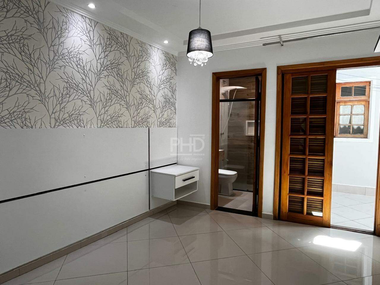 Casa para alugar com 3 quartos, 250m² - Foto 12