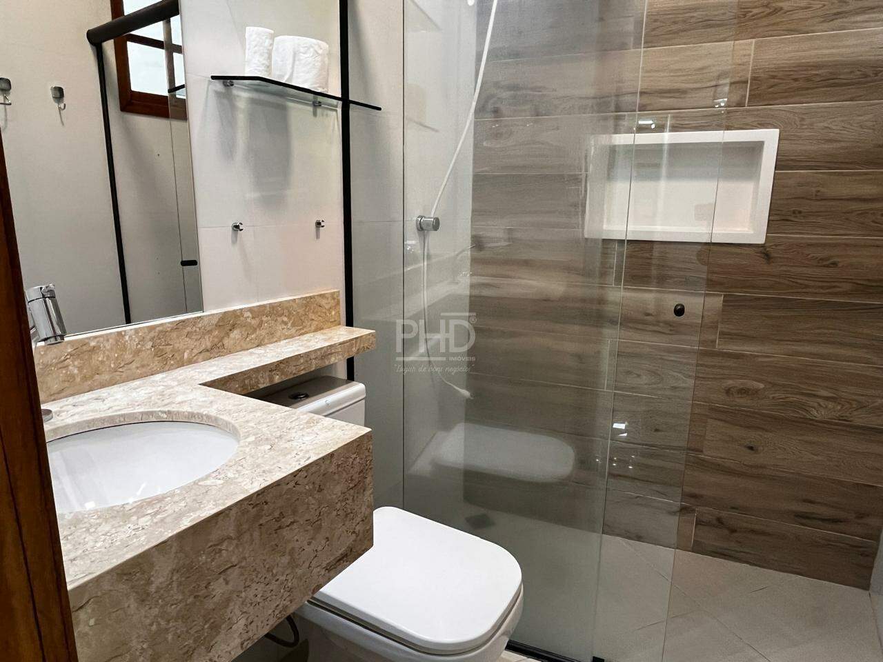 Casa para alugar com 3 quartos, 250m² - Foto 26