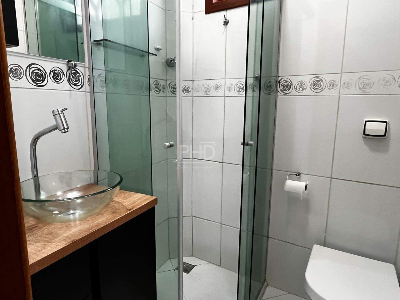 Casa para alugar com 3 quartos, 250m² - Foto 25