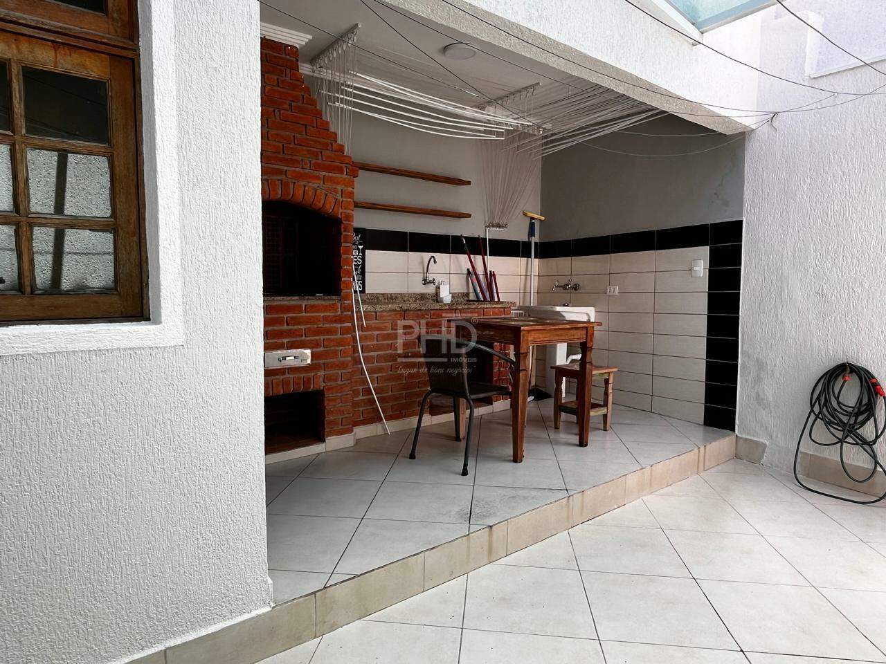 Casa para alugar com 3 quartos, 250m² - Foto 53