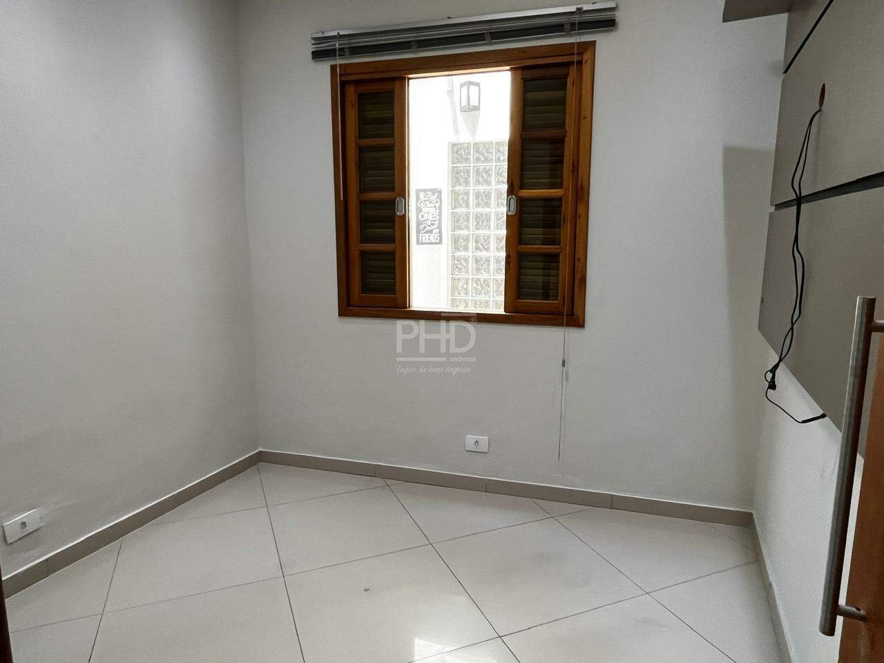 Casa para alugar com 3 quartos, 250m² - Foto 17