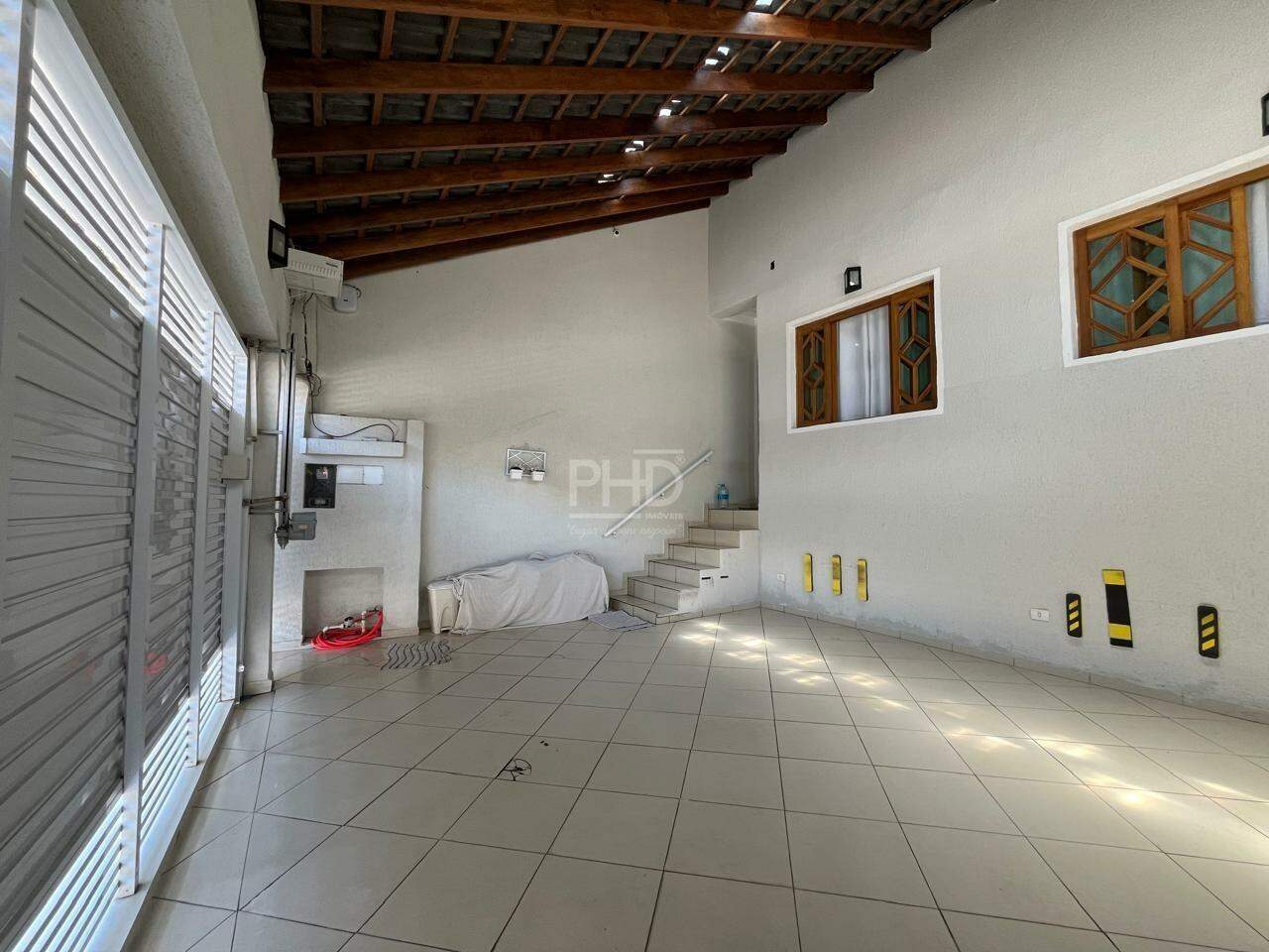 Casa para alugar com 3 quartos, 250m² - Foto 55
