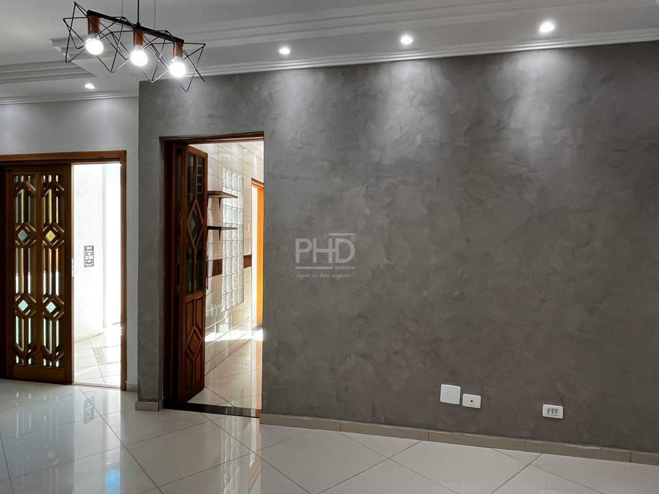 Casa para alugar com 3 quartos, 250m² - Foto 5