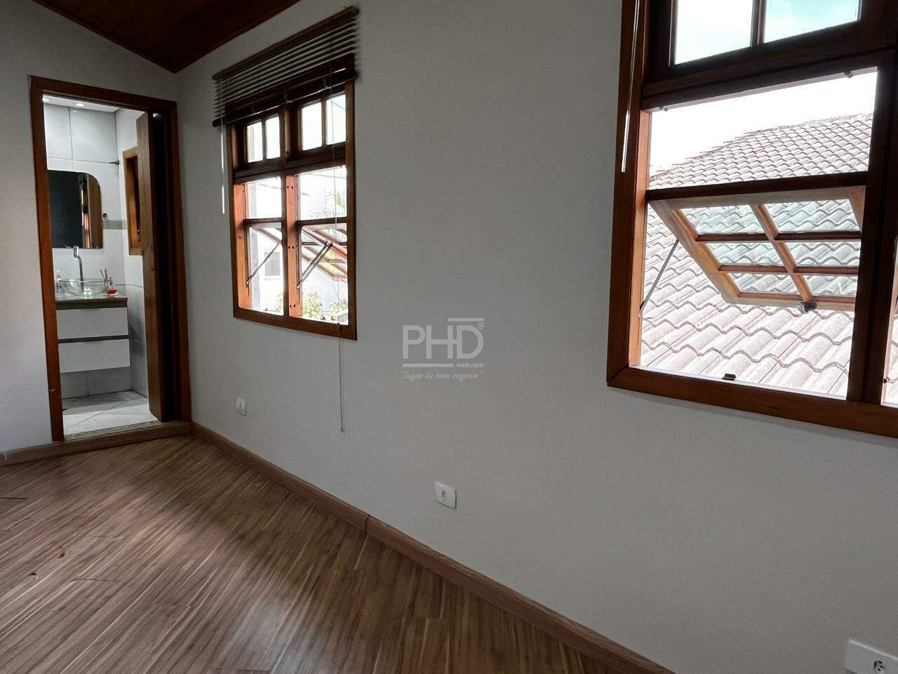 Casa para alugar com 3 quartos, 250m² - Foto 41