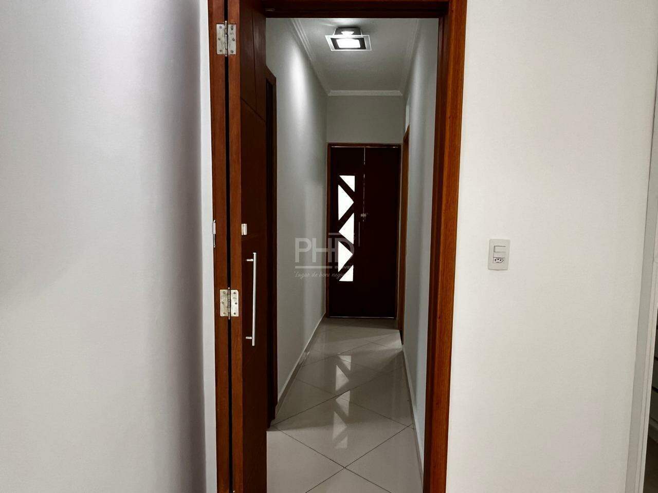 Casa para alugar com 3 quartos, 250m² - Foto 45