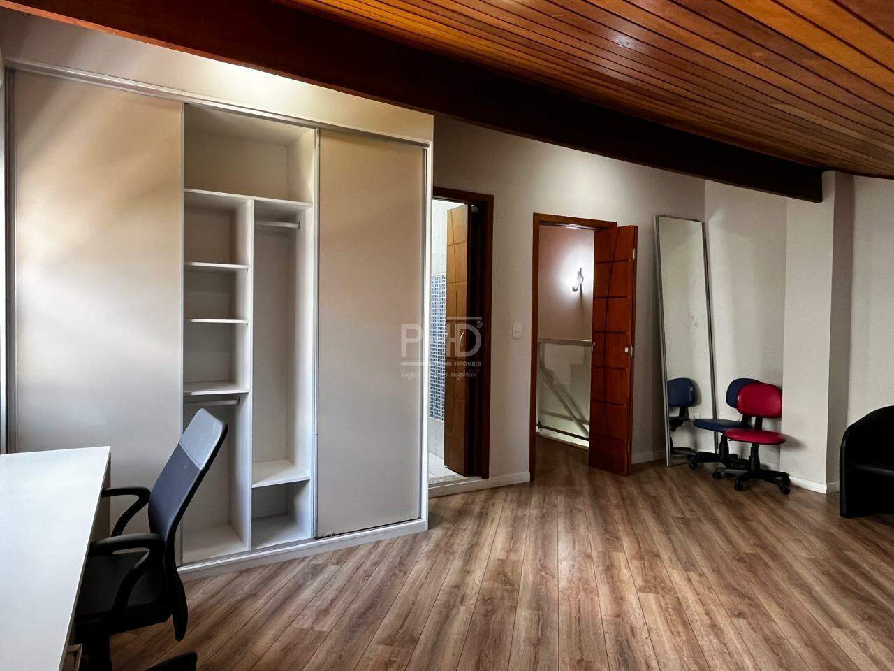 Casa para alugar com 3 quartos, 250m² - Foto 39