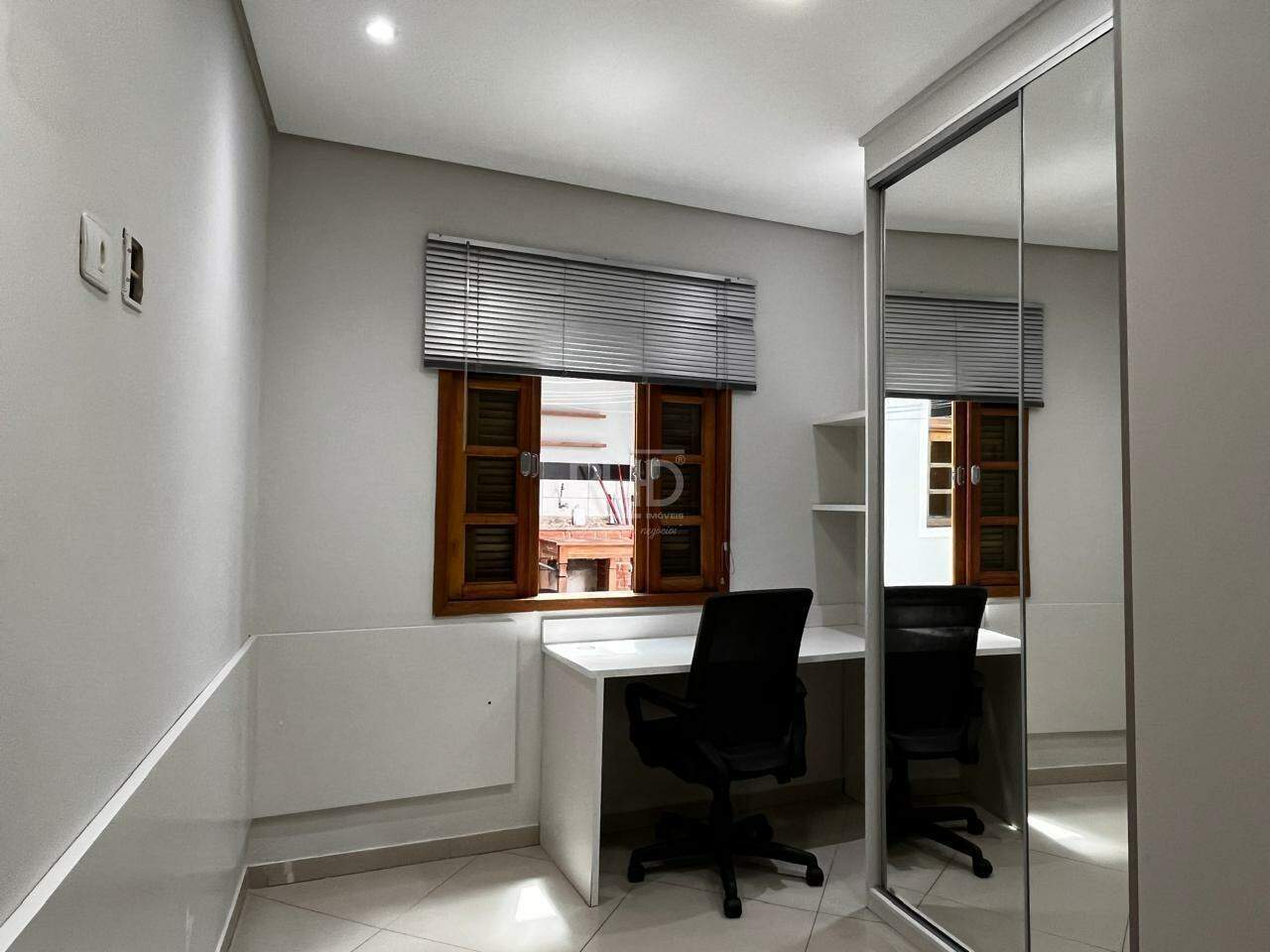 Casa para alugar com 3 quartos, 250m² - Foto 19