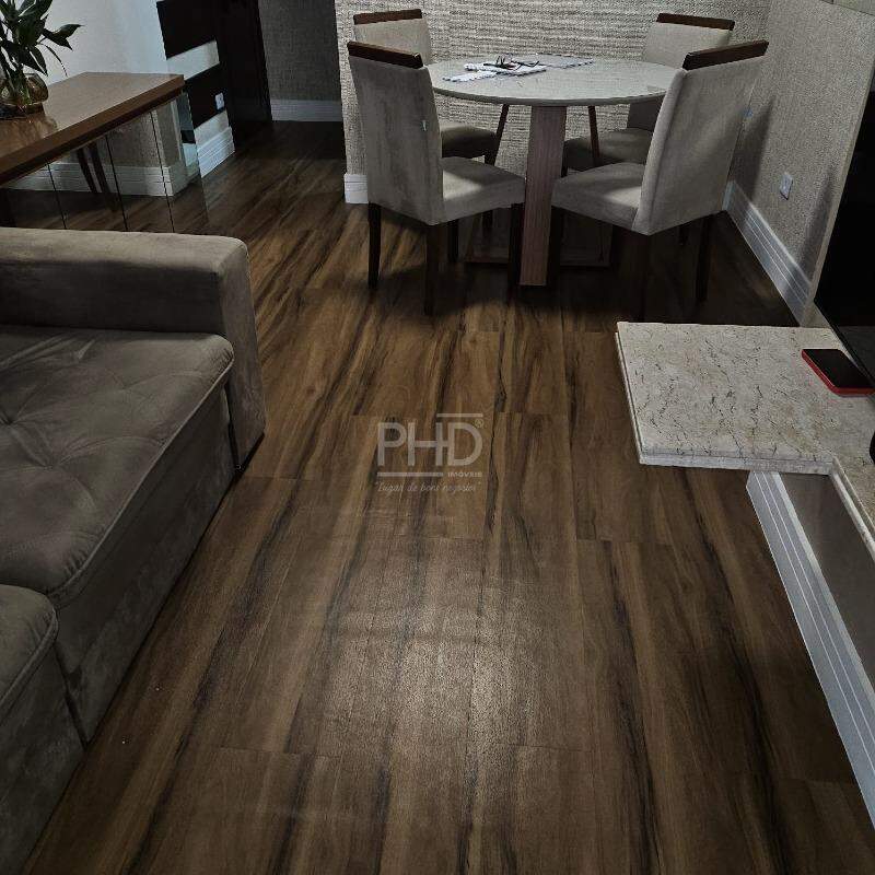 Apartamento à venda com 3 quartos, 110m² - Foto 2
