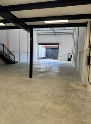 Depósito-Galpão, 352 m² - Foto 1