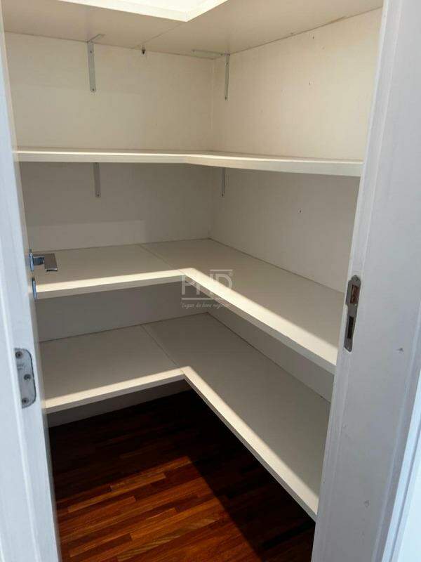 Apartamento para alugar com 3 quartos, 192m² - Foto 8