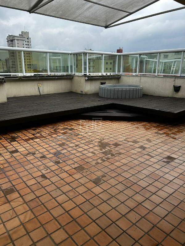 Apartamento para alugar com 3 quartos, 192m² - Foto 13