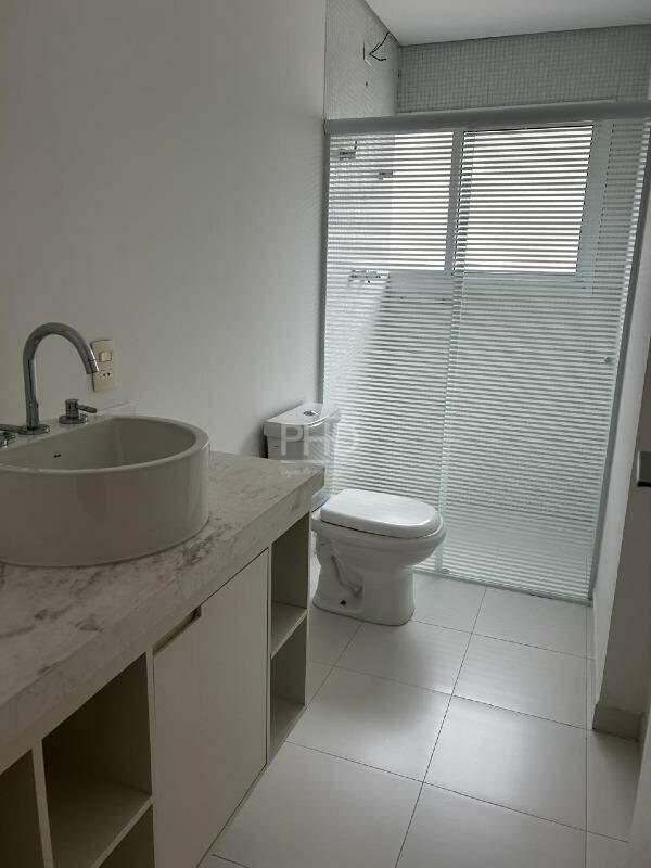 Apartamento para alugar com 3 quartos, 192m² - Foto 21