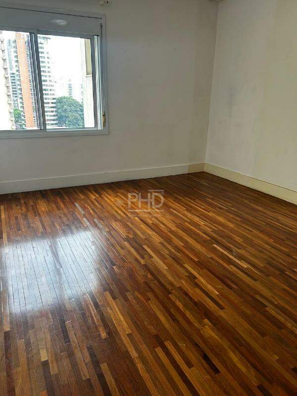 Apartamento para alugar com 3 quartos, 192m² - Foto 9
