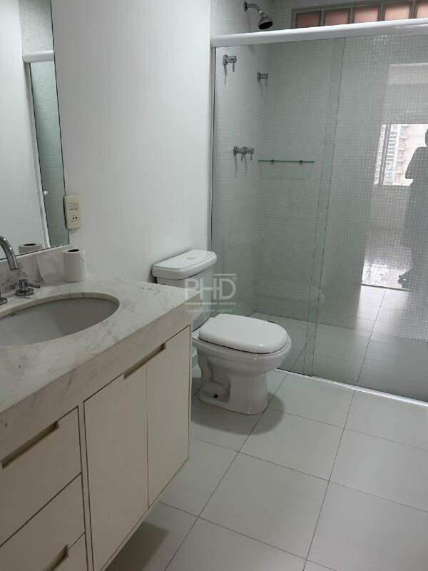 Apartamento para alugar com 3 quartos, 192m² - Foto 24