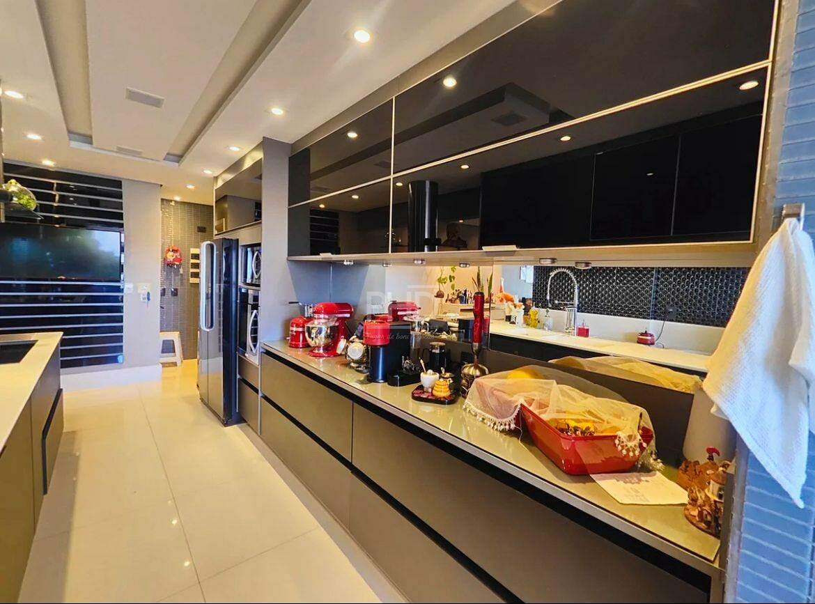 Apartamento, 3 quartos, 156 m² - Foto 1