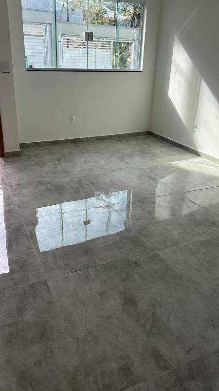 Casa à venda com 3 quartos, 85m² - Foto 2