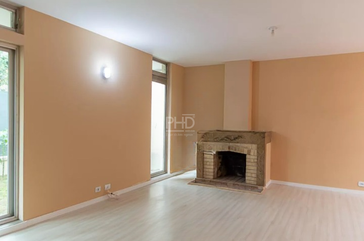 Casa para alugar com 3 quartos, 190m² - Foto 1