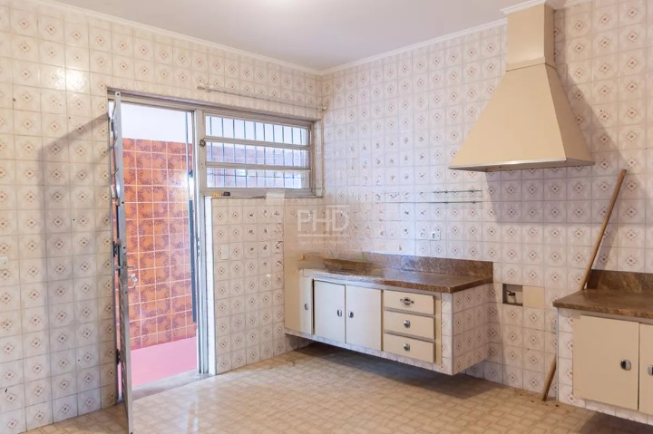 Casa para alugar com 3 quartos, 190m² - Foto 8