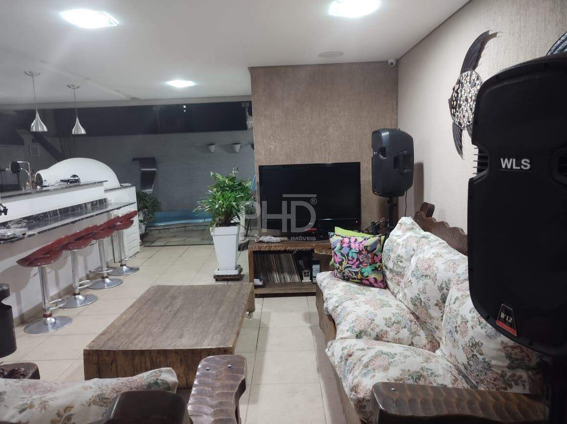 Sobrado para alugar com 3 quartos, 475m² - Foto 1
