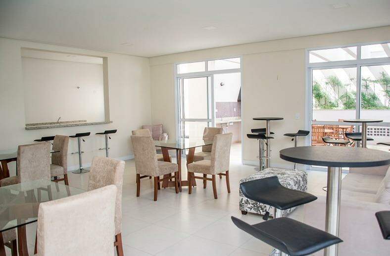 Apartamento para alugar com 2 quartos, 70m² - Foto 14
