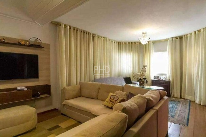 Sobrado para alugar com 4 quartos, 280m² - Foto 1