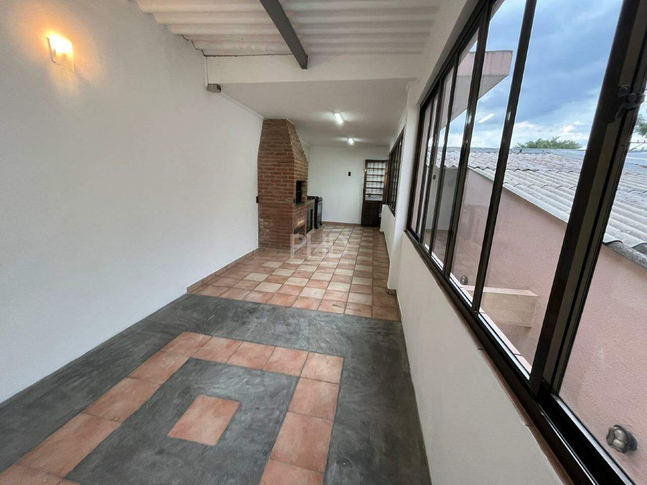 Casa para alugar com 2 quartos, 240m² - Foto 20