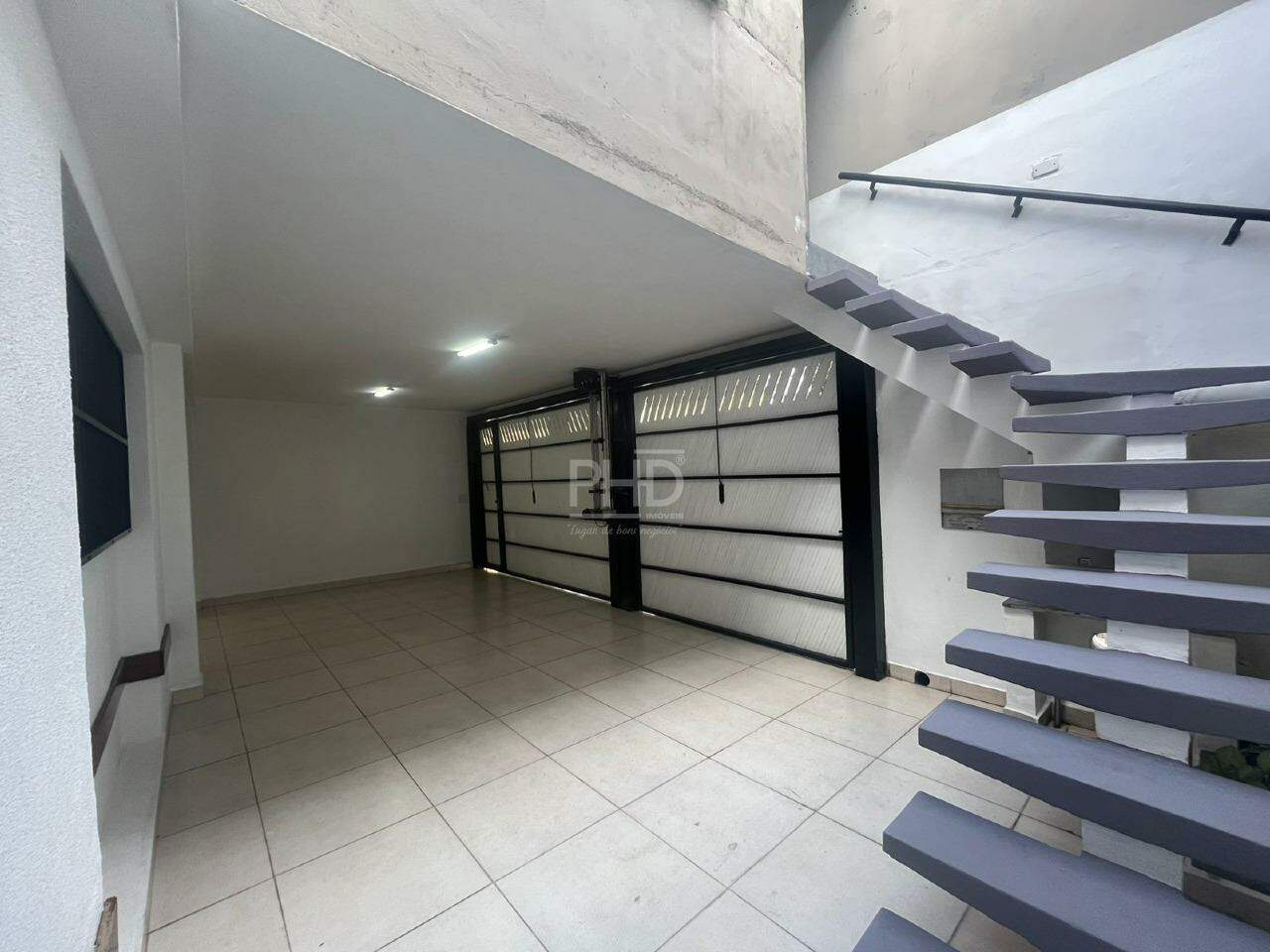 Casa para alugar com 2 quartos, 240m² - Foto 14