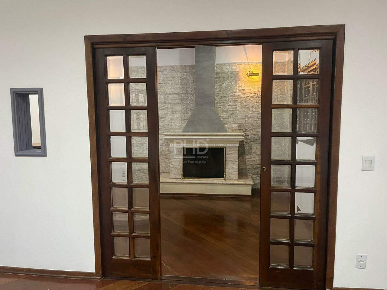 Casa para alugar com 2 quartos, 240m² - Foto 7
