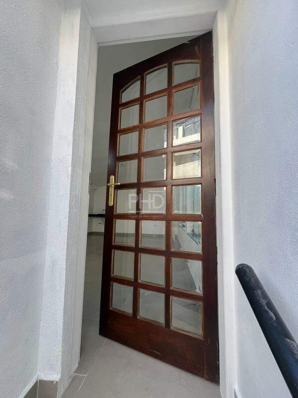 Casa para alugar com 2 quartos, 240m² - Foto 13