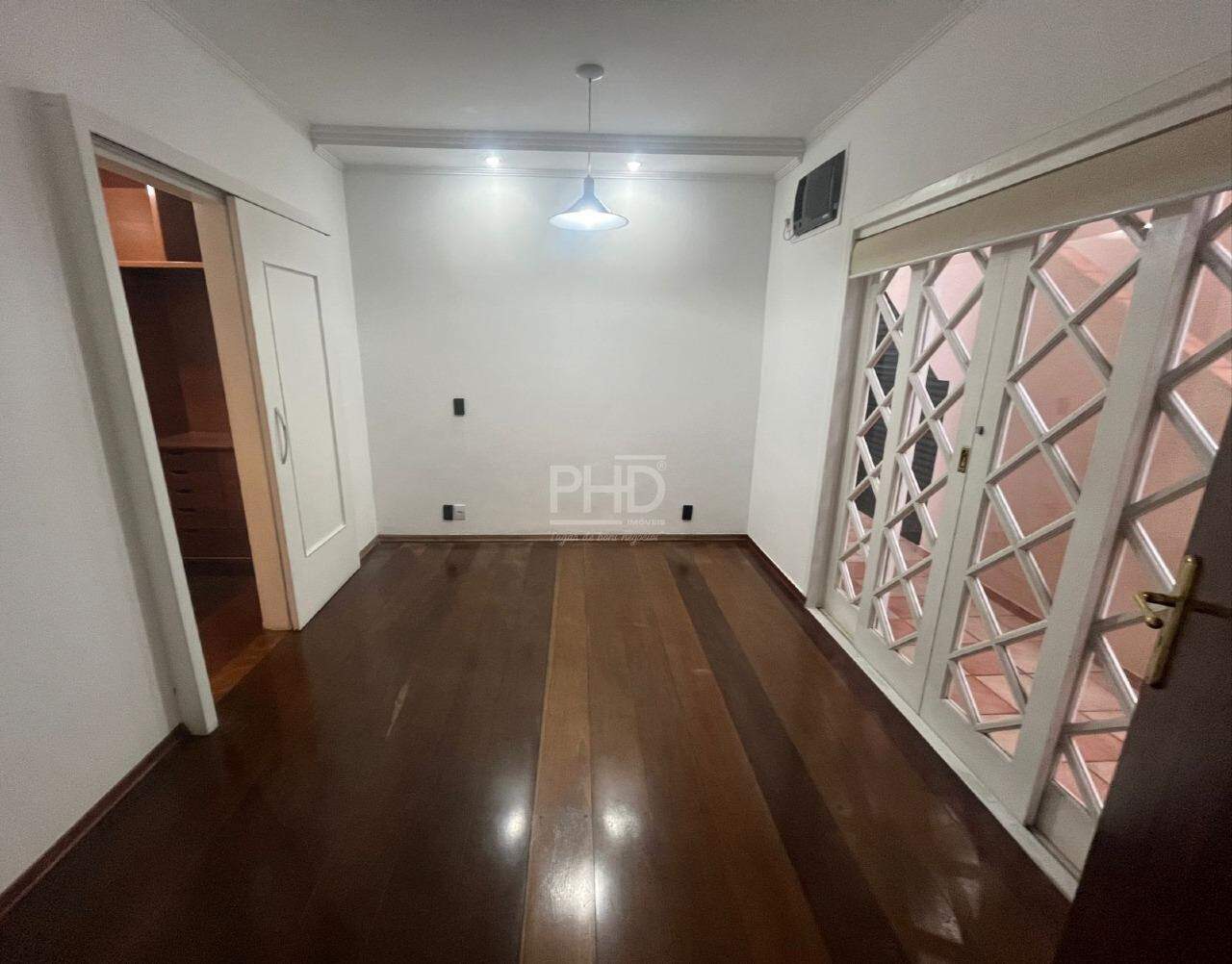 Casa para alugar com 2 quartos, 240m² - Foto 19