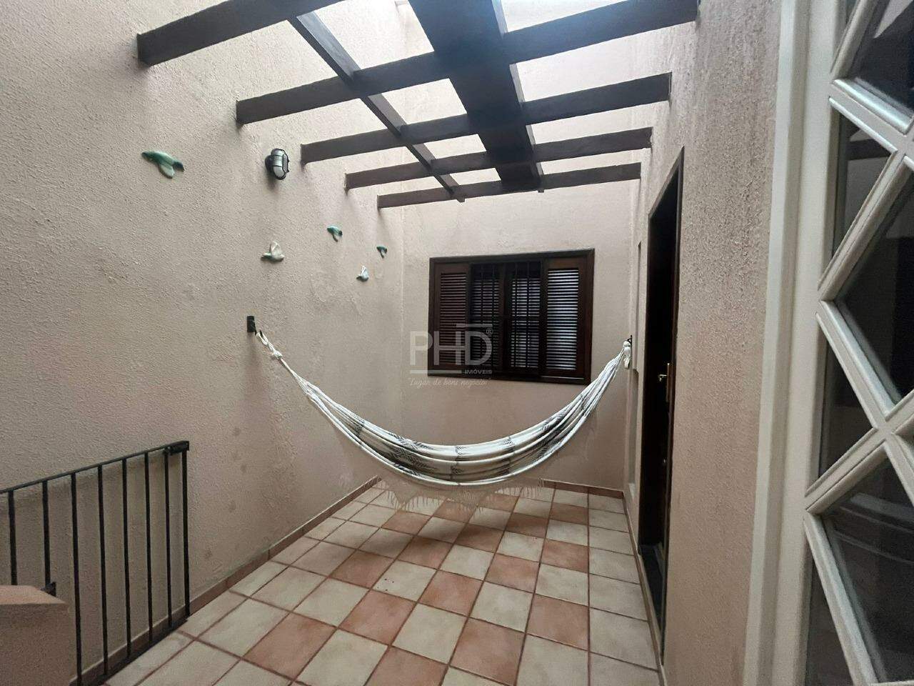 Casa para alugar com 2 quartos, 240m² - Foto 18