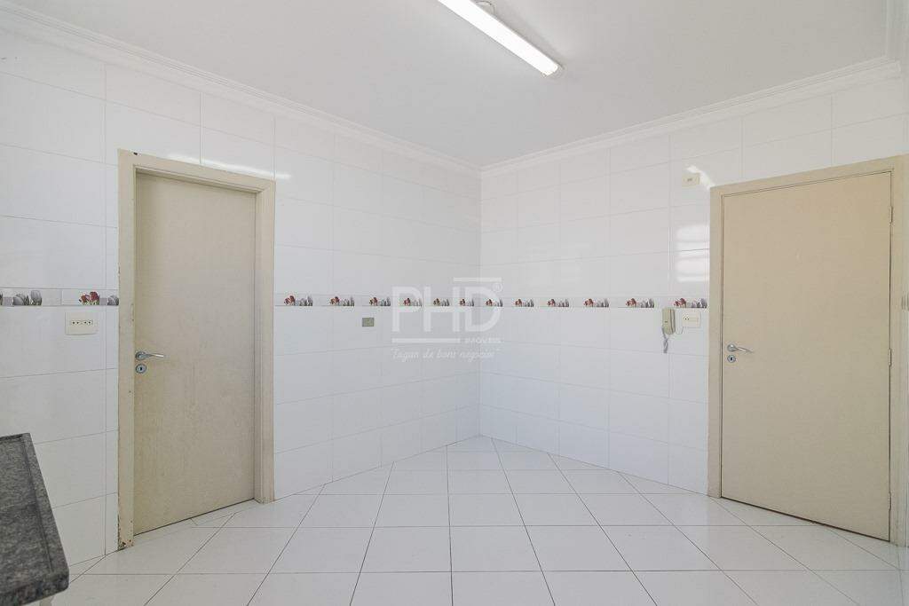 Apartamento para alugar com 3 quartos, 140m² - Foto 4