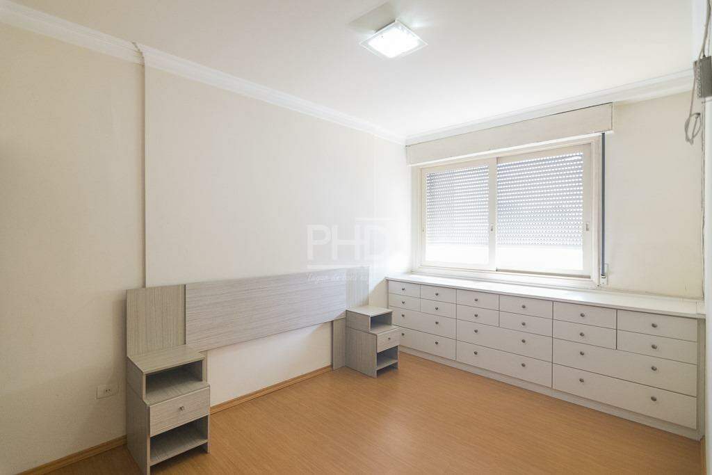 Apartamento para alugar com 3 quartos, 140m² - Foto 42