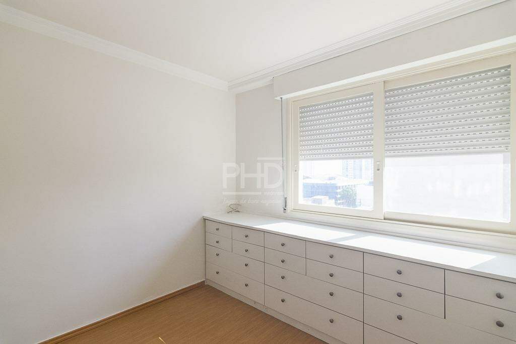 Apartamento para alugar com 3 quartos, 140m² - Foto 24