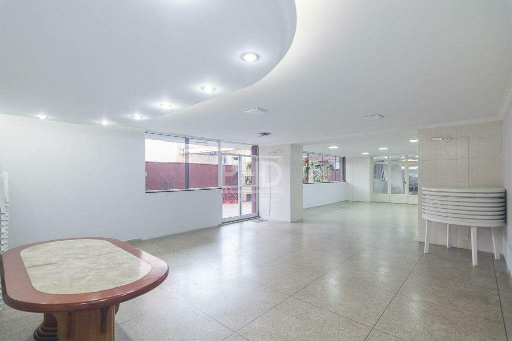 Apartamento para alugar com 3 quartos, 140m² - Foto 11
