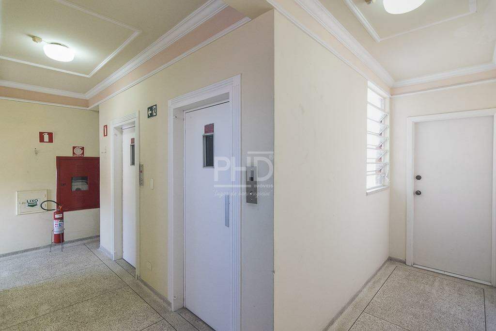 Apartamento para alugar com 3 quartos, 140m² - Foto 15