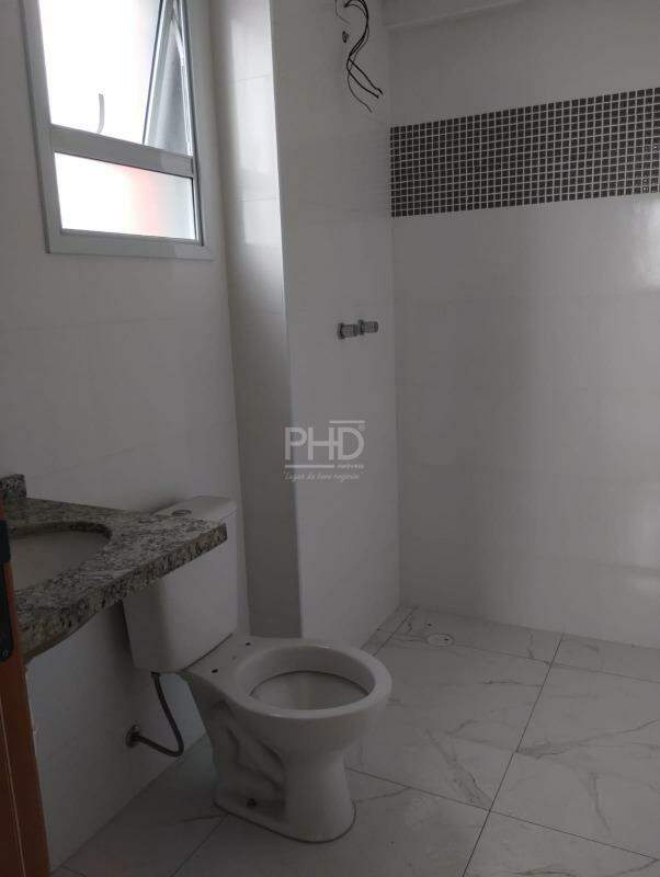 Apartamento para alugar com 2 quartos, 66m² - Foto 12