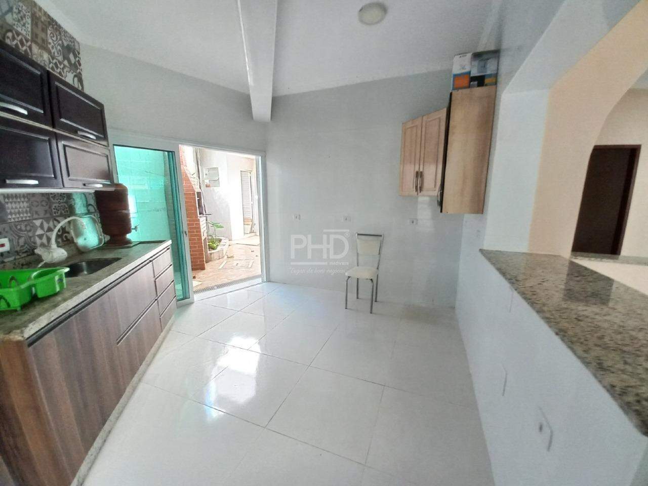 Casa para alugar com 2 quartos, 120m² - Foto 10