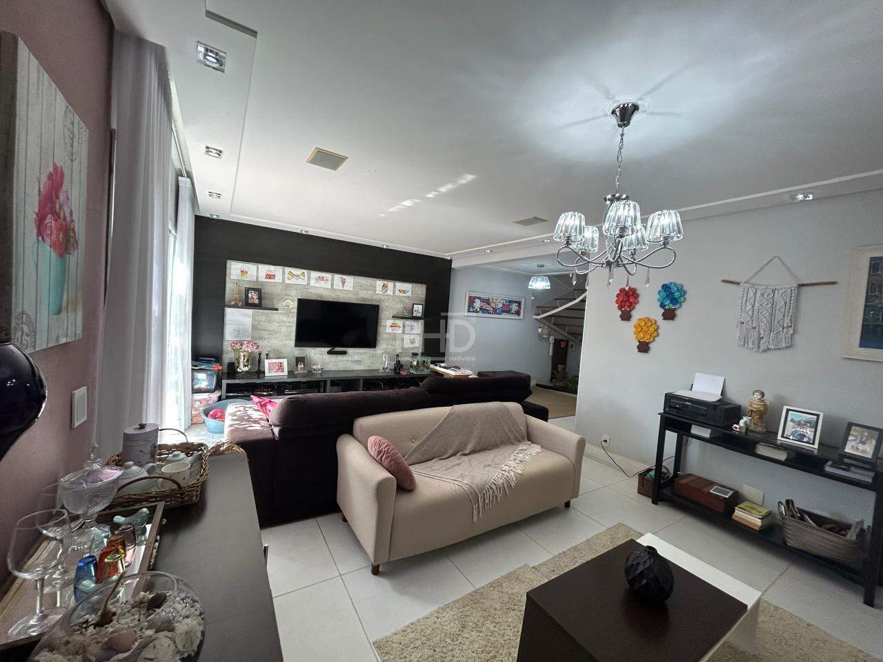 Casa de Condomínio à venda com 4 quartos, 190m² - Foto 2