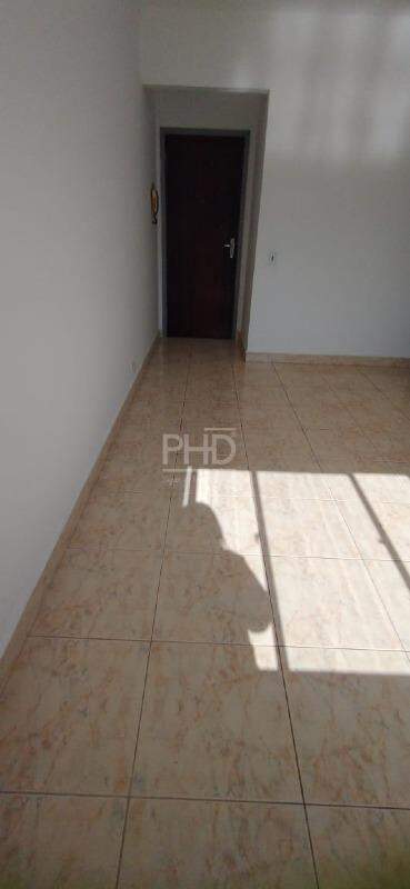 Apartamento para alugar com 1 quarto, 55m² - Foto 13