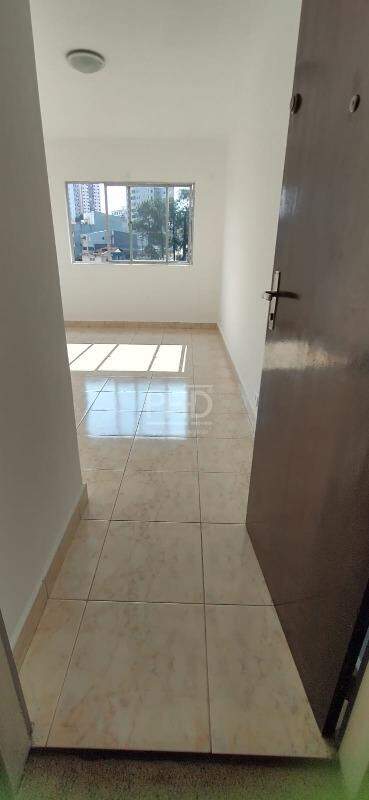 Apartamento para alugar com 1 quarto, 55m² - Foto 5