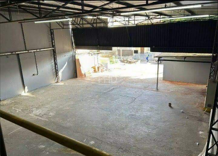 Depósito-Galpão-Armazém para alugar, 243m² - Foto 1