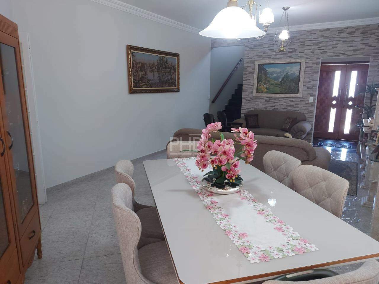 Sobrado, 3 quartos, 321 m² - Foto 1