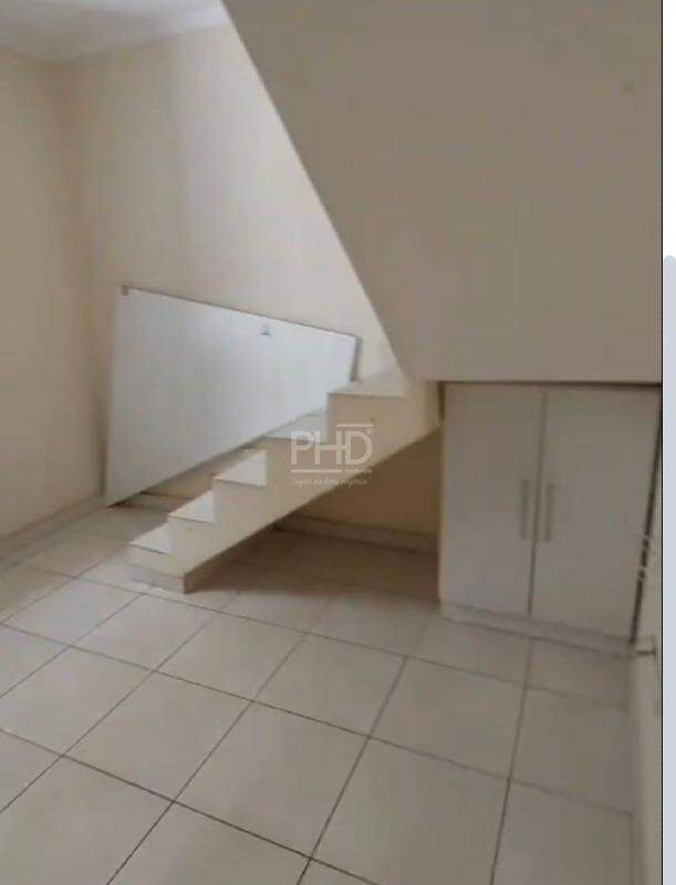 Casa para alugar com 2 quartos, 80m² - Foto 2