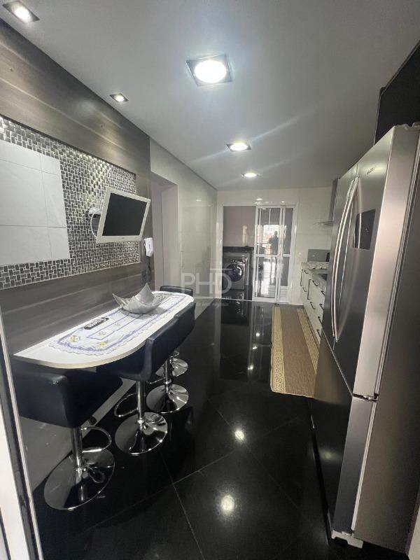 Apartamento à venda com 4 quartos, 180m² - Foto 6