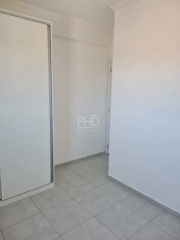 Apartamento para alugar com 2 quartos, 50m² - Foto 12