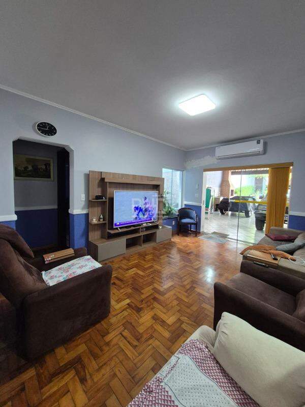 Casa, 3 quartos, 234 m² - Foto 4