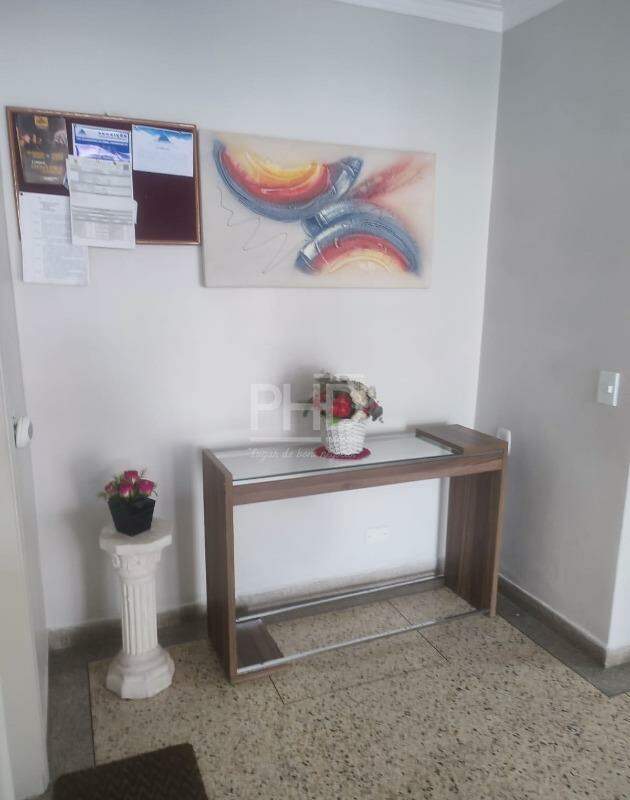 Apartamento à venda com 1 quarto, 42m² - Foto 2