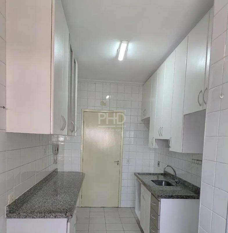 Apartamento para alugar com 3 quartos, 79m² - Foto 11